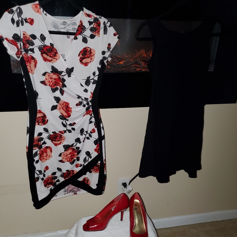 Bundle of Red patent leather shoes and 2 dresses - Picture 2 of 3